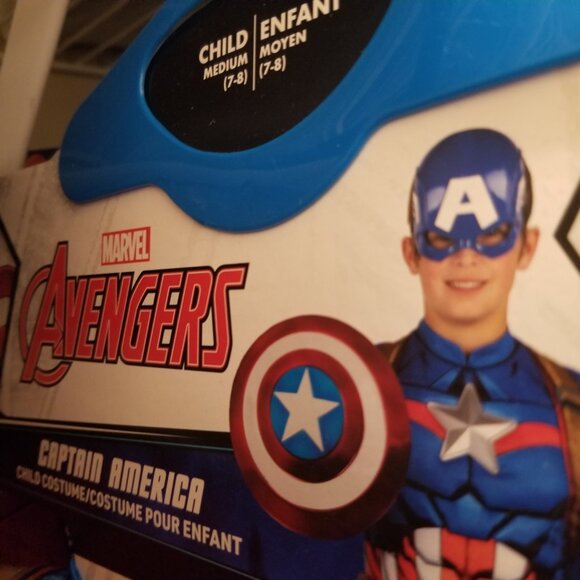 Marvel Captain America Costume with gloves, mask, belt, and shield - Picture 10 of 11